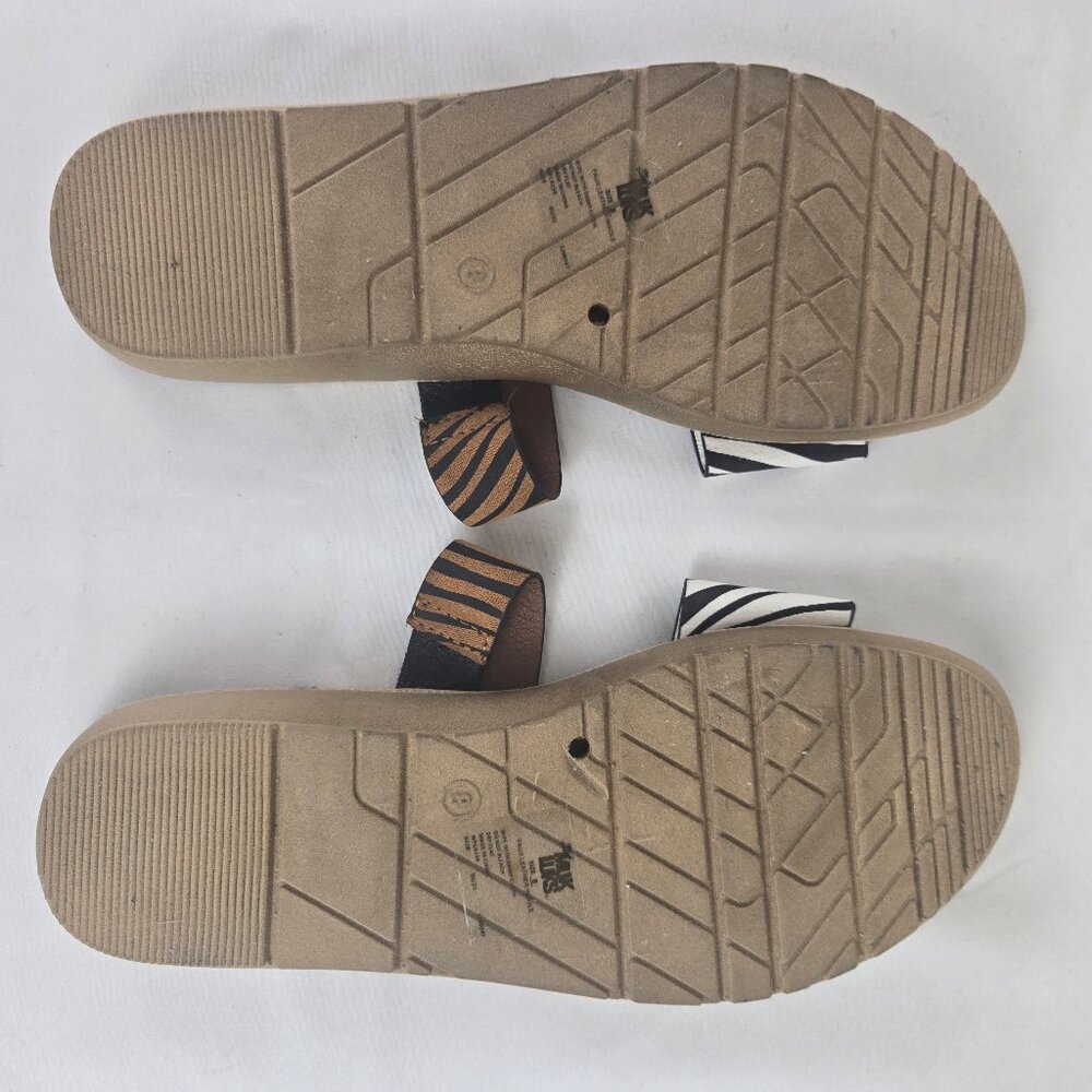 Mukluks Size 8 Mixed Zebra Print Slip On Sandals … - image 8